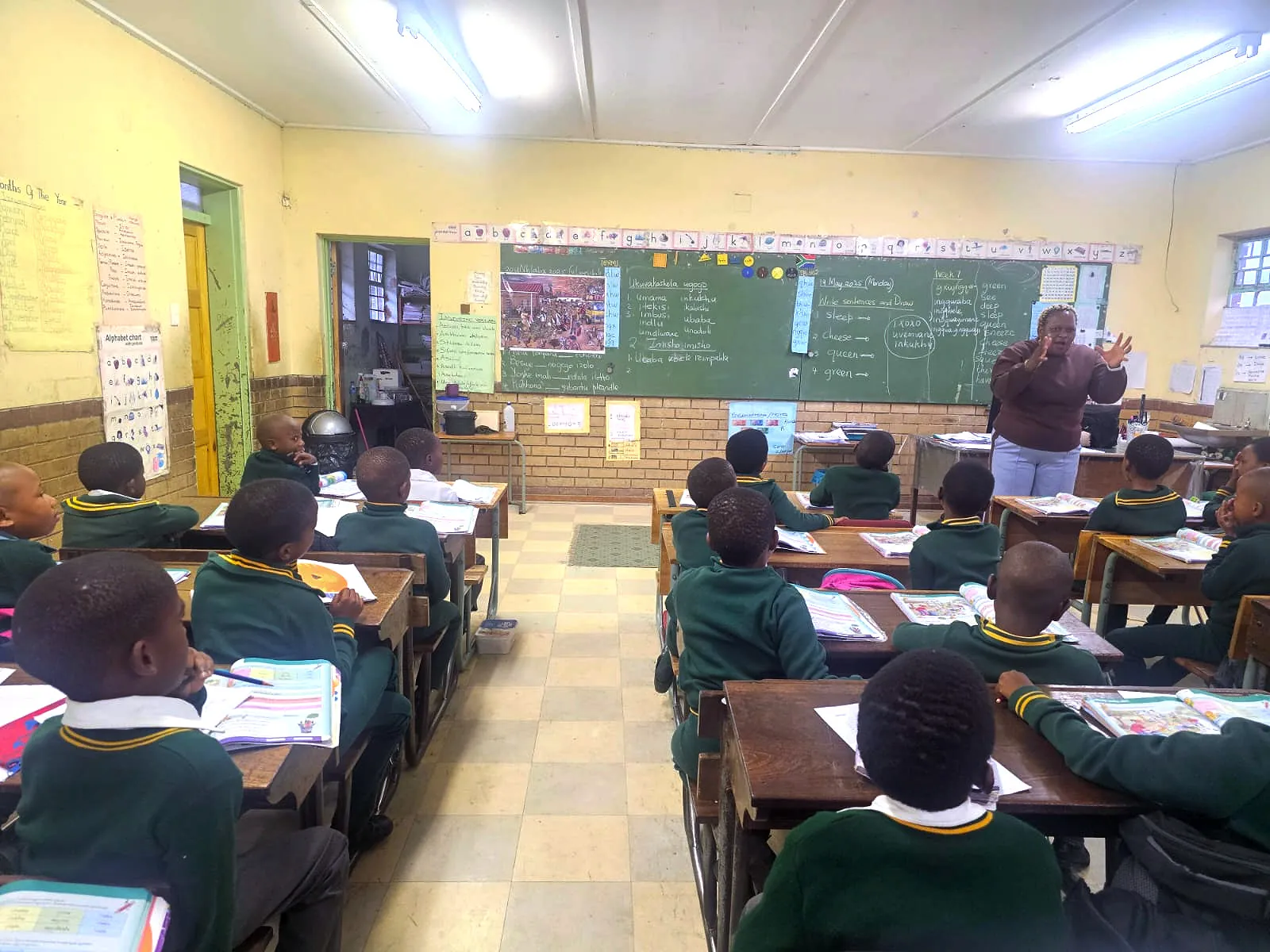 Grade 3 class at Ekujabuleni